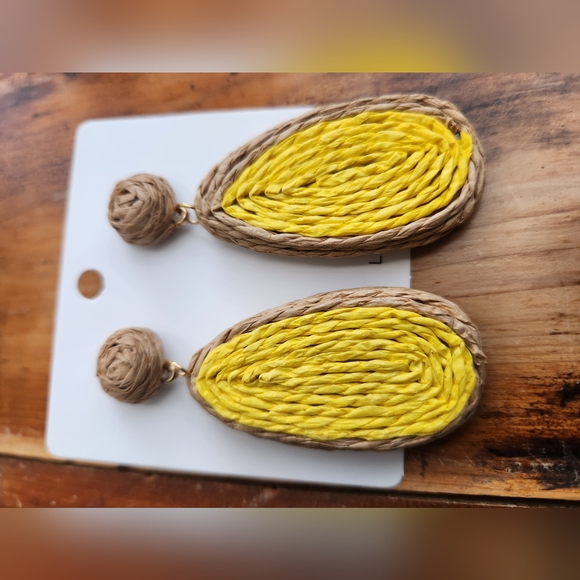 💛 Soft Yellow And Brown Raffia Earrings 💛 - Picture 7 of 12